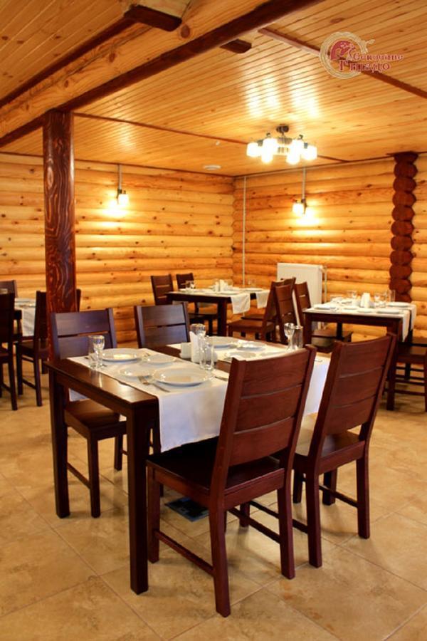 Sokolyne Gnizdo Hotel Korostov Buitenkant foto